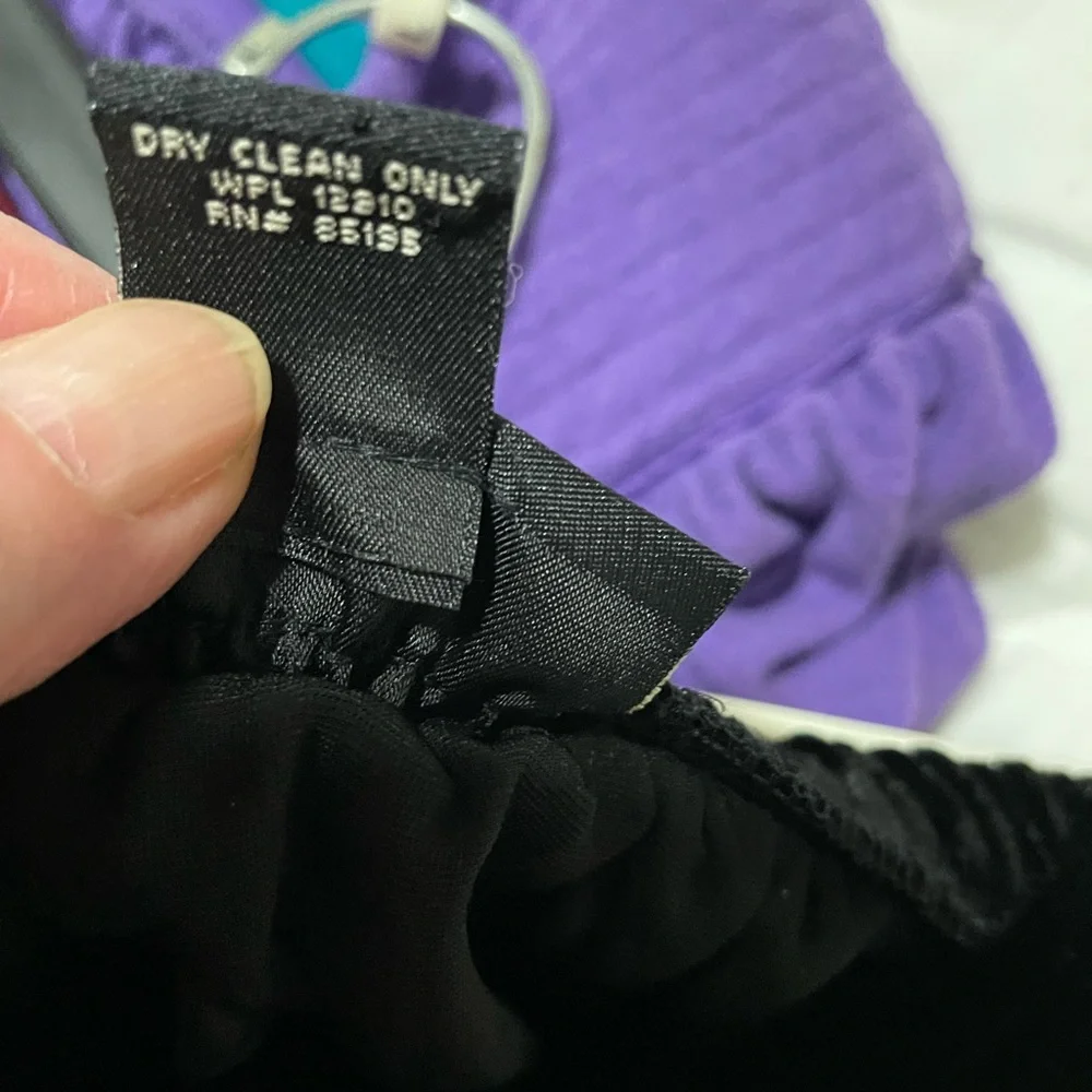 Size 22-24 long black velvet skirt - Picture 4 of 4